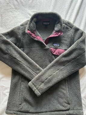 Patagonia Dark Grey Fleece Pullover with Maroon Accents